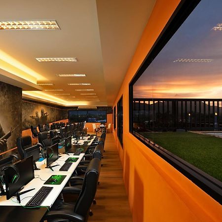 Gamers Paradise Hotel Chalong Dış mekan fotoğraf