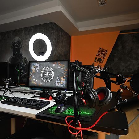 Gamers Paradise Hotel Chalong Dış mekan fotoğraf