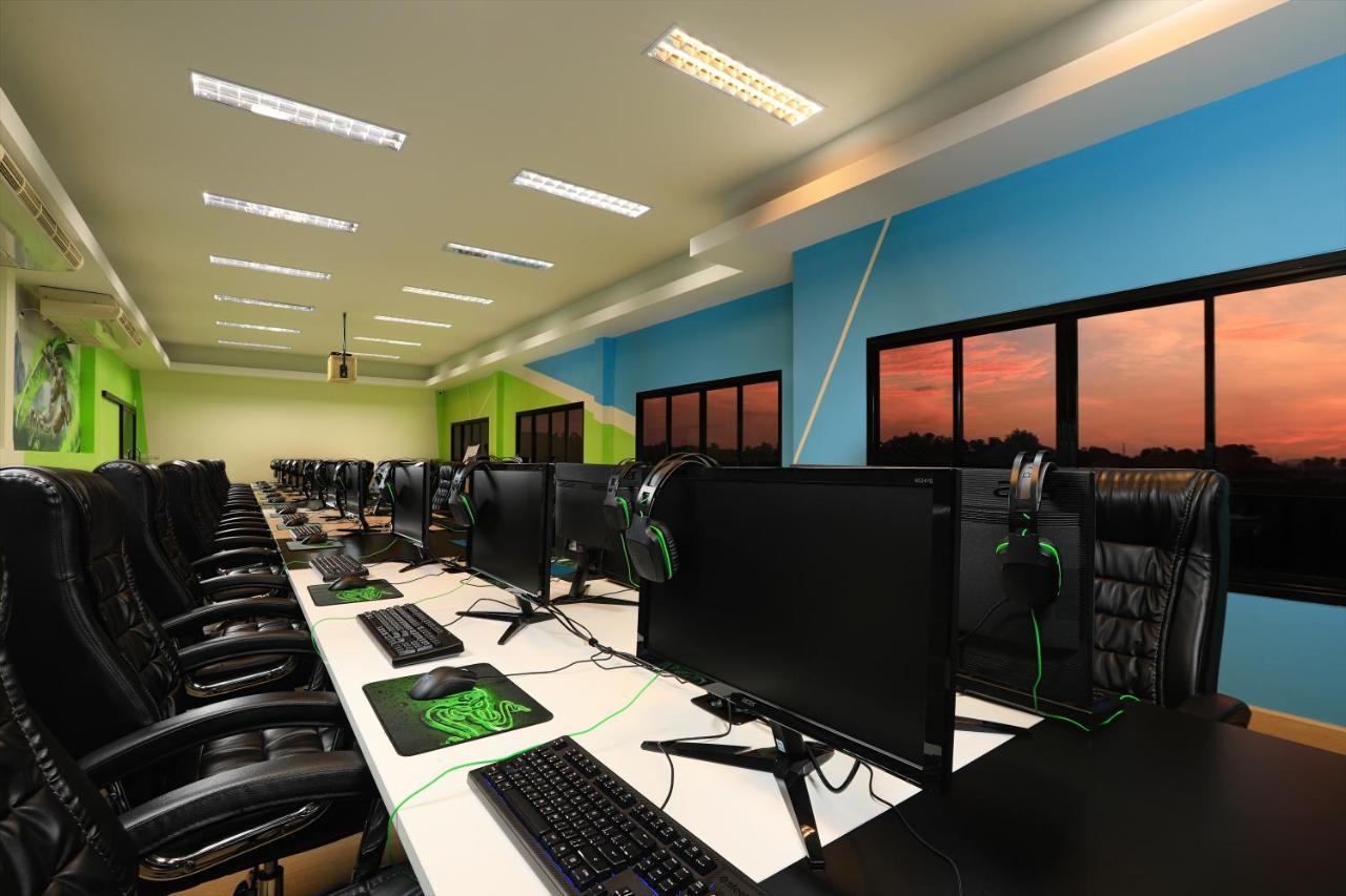 Gamers Paradise Hotel Chalong Dış mekan fotoğraf